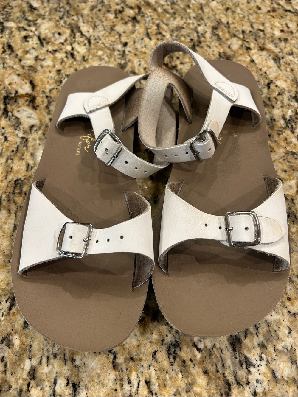 White Leather surfer San sun Buckle Kids Sandals size 3